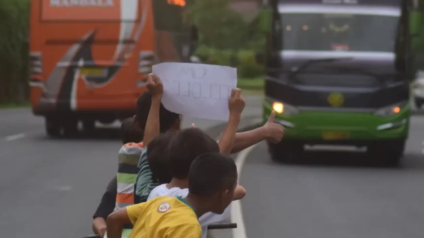 Kemenhub Berencana Mencabut Klakson 'Telolet' pada Bus yang Ditemukan di Lapangan