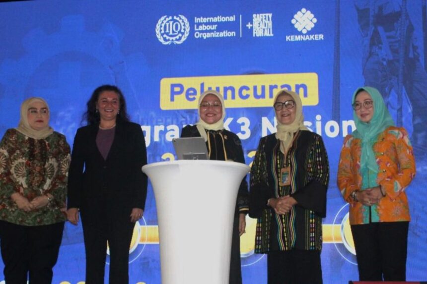 Menaker Meluncurkan Secara Resmi Program K3 Nasional Tahun 2024-2029