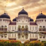 Menjelajahi 9 Destinasi Religi Selama Libur Lebaran