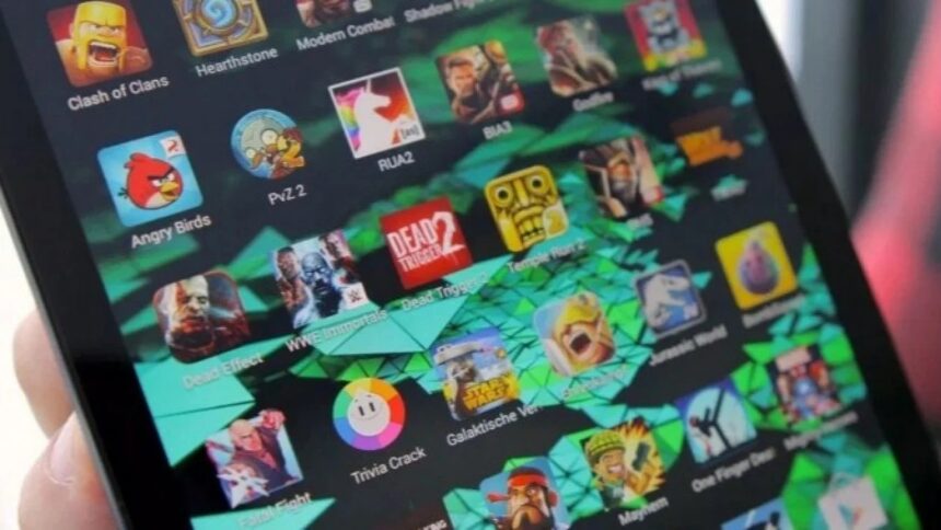 Menkominfo Mengajak Orang Tua Untuk Memperhatikan 'Rating Game' di Ponsel