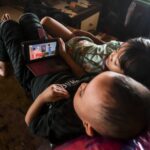 Penggunaan Hape dalam Waktu Lama Dapat Menjadi Pemicu Tantrum pada Anak