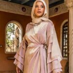 Tren Kilau Baju Shimmer yang Membuat Lebaran Bersinar