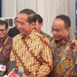 Jokowi Tersenyum Lebar dalam Merespons Inisiasi Pertemuan Prabowo-Mega