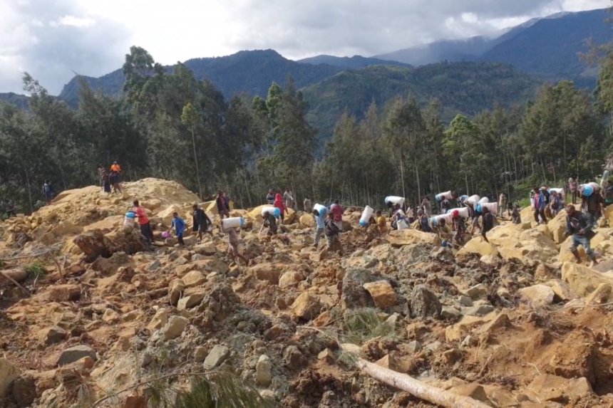 Longsor Melanda Papua Nugini, 2.000 Orang Tertimbun