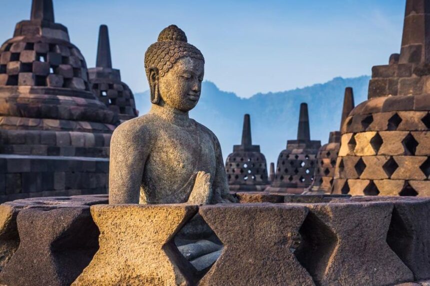 Makna dan Respons Ucapan "Sabbe Satta Bhavantu Sukhitatta" dalam Perayaan Waisak