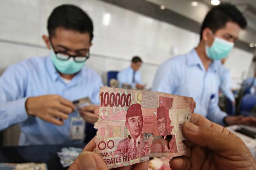 Mendapat Uang Rusak? Pelajari Syarat dan Cara Menukarnya di Bank