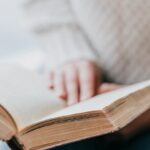 Menjelajah Dunia Melalui Buku-Buku