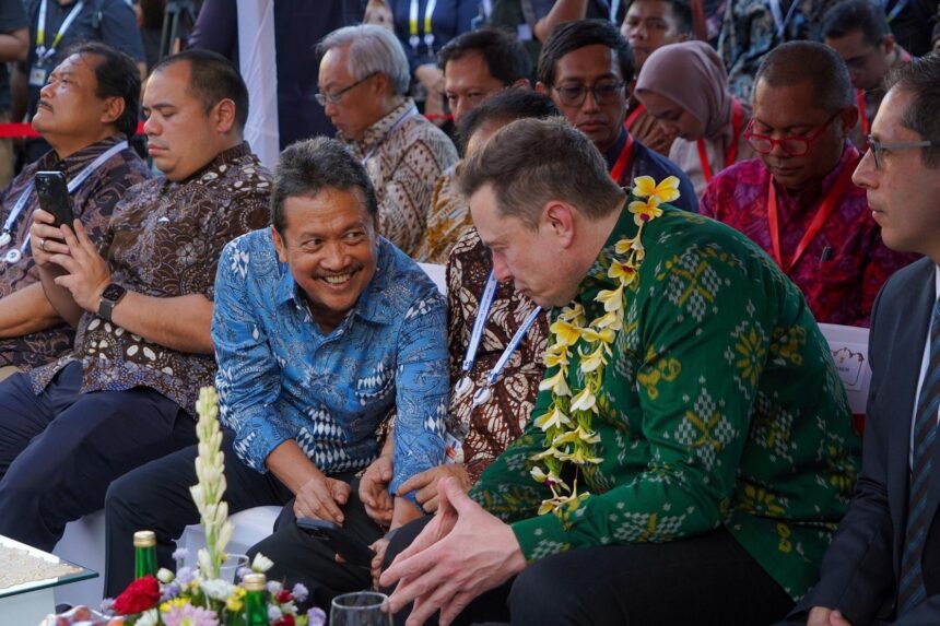 Menteri Kelautan Berharap Elon Musk Berikan Internet Murah kepada Nelayan