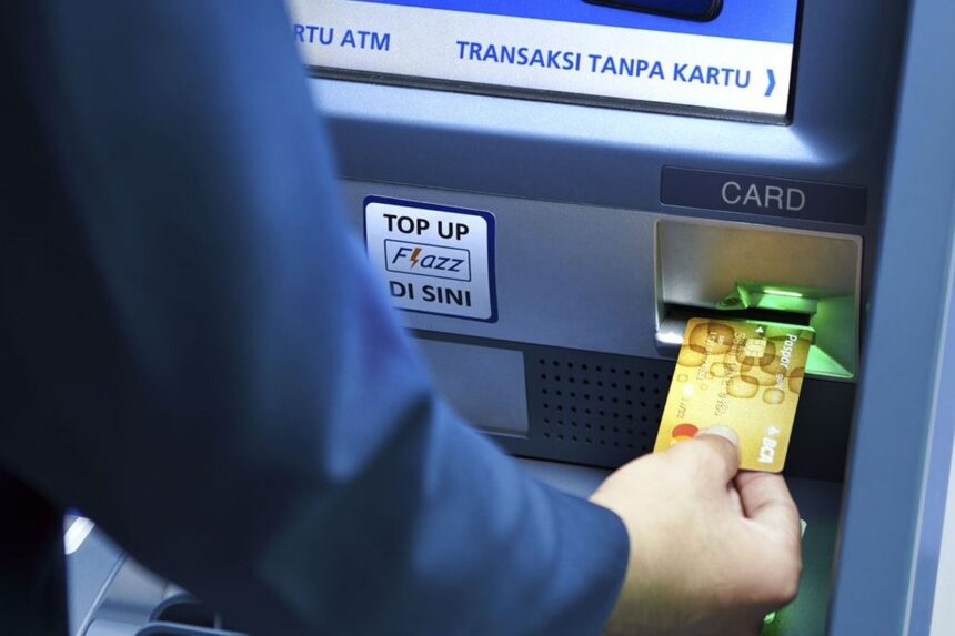 Kebijakan Tarik Tunai BCA Rp 4.000 Mulai 5 Juli, Penjelasan Lengkap!