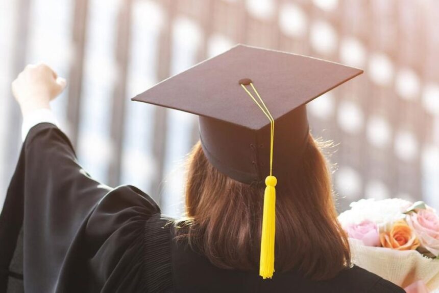 10 Jurusan Kuliah yang Paling Banyak Disesali Karena Gaji Kecil