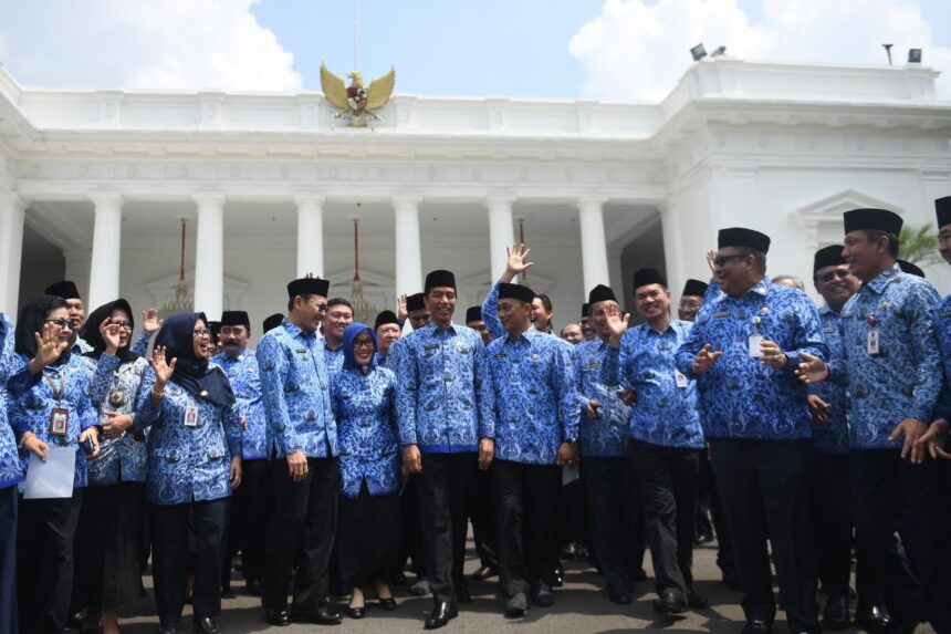 10 Tahun Jokowi, Jumlah PNS Turun 700.000
