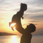 Ahli Temukan Ayah yang Terlibat dalam Pengasuhan Anak Lebih Sehat Mental