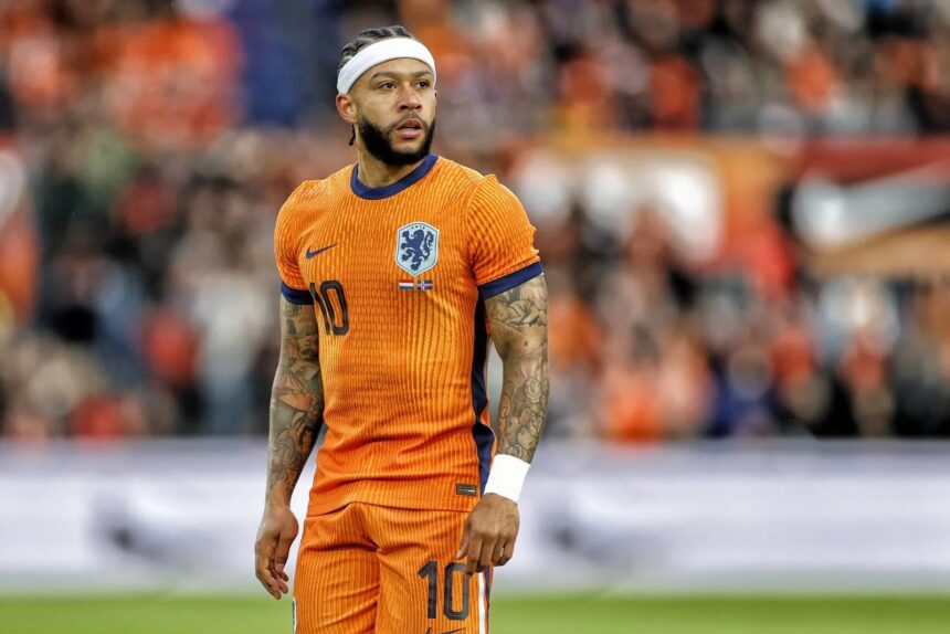 Ditawarkan ke Roma dan AC Milan, Ini Gaji yang Diminta Memphis Depay