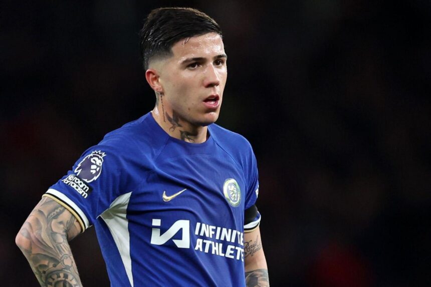 Enzo Fernandez Dijauhi Pemain Chelsea Setelah Kontroversi Rasisme