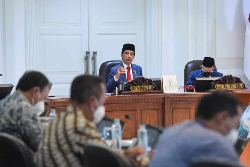 Jokowi Gelar Rapat dengan Menteri dan Kepala Lembaga Bahas Skema Family Office