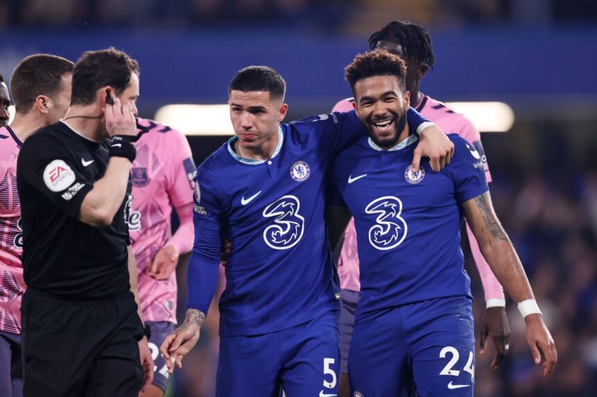 Kapten Chelsea Siap Meredakan Perselisihan Enzo Fernandez dengan Rekan Setim