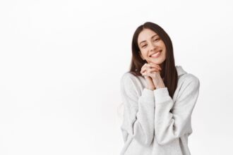 Kenapa Kita Merasa Senang Melihat Orang Lain Mengalami Kesulitan?