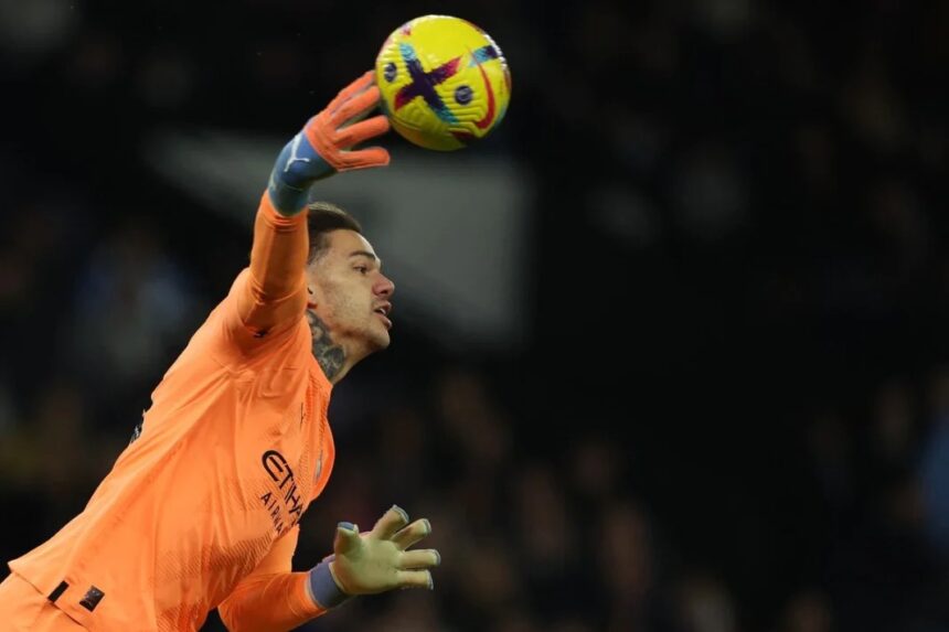 Klub Saudi Al Ittihad Tertarik Pada Ederson dengan Harga Rp1,04 Triliun