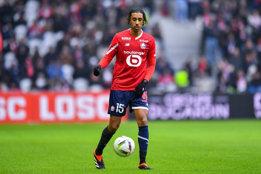 Manchester United Mendekati Kesepakatan dengan Leny Yoro dari Lille
