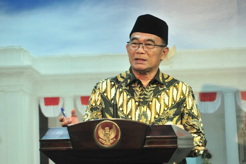 Menko PMK : Mahasiswa Boleh Gunakan Pinjol untuk Bayar Kuliah, Kenapa Tidak?