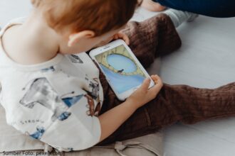 Peneliti Menentukan Usia Ideal Anak Memiliki HP dan Alasan di Baliknya!