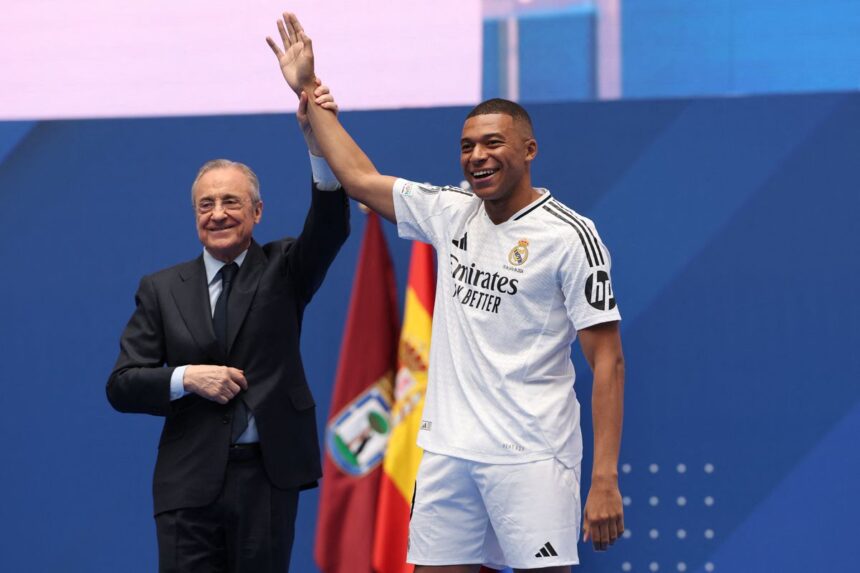 Real Madrid Resmi Perkenalkan Kylian Mbappe di Santiago Bernabeu