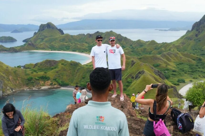 Sandiaga Uno Ungkap Penurunan Jumlah Wisatawan, Apa Penyebabnya?