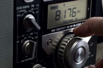Menkominfo Ungkap Durasi Rata-Rata Mendengarkan Radio oleh Masyarakat